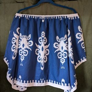 SHEIN Blue and White Patterned Top